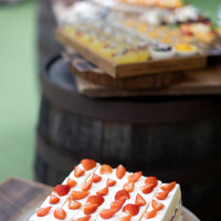 ガーデンでケーキビュッフェ