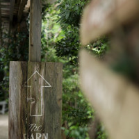 挙式会場へ向かう道の看板