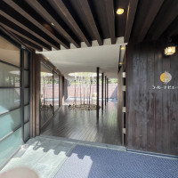 挙式会場と披露宴会場の間、竹があり落ち着く