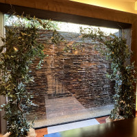 挙式会場の1番奥、水が流れてて綺麗