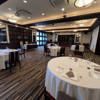 モダンな披露宴会場