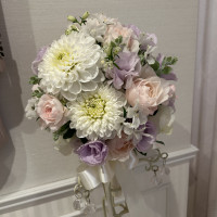 ブーケは生花で作ってもらいました!