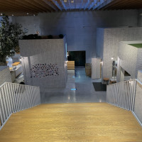 チャペルから披露宴会場に向かう大階段