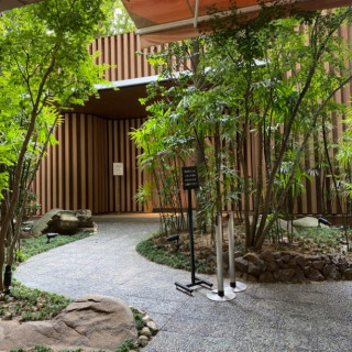 和風チャペルの外観です。入り口から雰囲気があります。