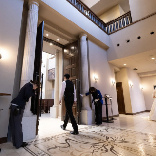 大聖堂へ新郎入場