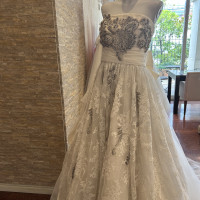 ウェディングドレス前