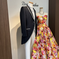 タキシードとドレス