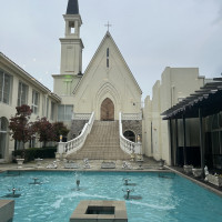 ロビーからみた水上演出