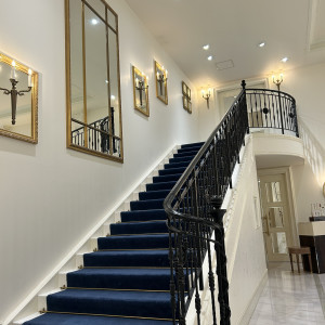 披露宴会場の階段|775934さんのアーククラブ迎賓館(郡山)/テイクアンドギヴ・ニーズウェディングの写真(2575704)