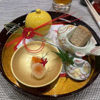 食器が煌びやかで良かったです!