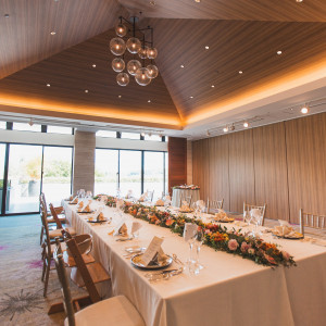 披露宴会場
テーブル装花|776017さんのハレクラニ沖縄の写真(2562625)