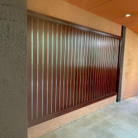 新郎新婦のネームプレートがはめられる壁