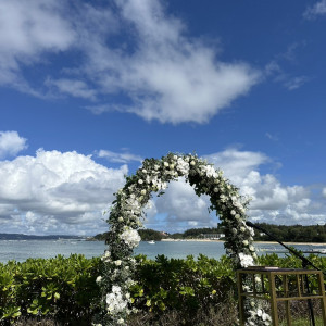 挙式会場のアーチ|776064さんのハレクラニ沖縄の写真(2562884)