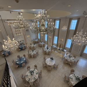 披露宴会場のシャンデリアが大きくて綺麗でした。|776093さんの18（アンウィット）Produced by Casa d' Angelaの写真(2563188)