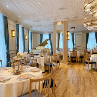 アンティークピアノ