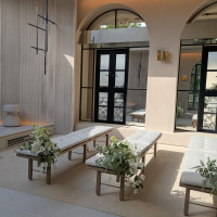 道路側（ガラス張り）