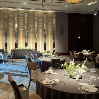 窓がないタイプの会場向かって右側です