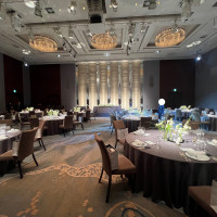 窓がないタイプの会場、全体です