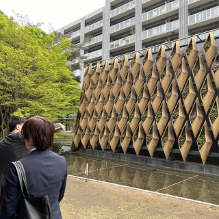 披露宴会場は向かう途中です。