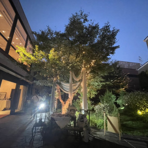 夜は一気に雰囲気が変わり、幻想的になります|776142さんの南青山サンタキアラ教会の写真(2564819)