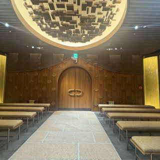 後ろ扉に椿の彫刻があり可愛かったです