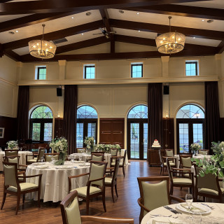 開放感のある披露宴会場