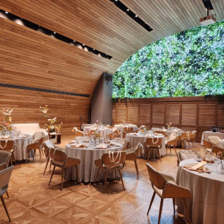 ウッド基調な暖かい雰囲気の会場。
自然光が入るのもグッド！