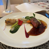 試食したお肉料理とお魚料理です。