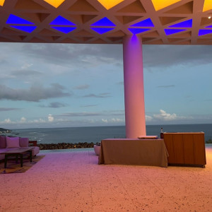 ラウンジに繋がるテラス|776327さんのサザンチャペル／KIRANAH RESORT（キラナリゾート）沖縄の写真(2564171)