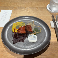 5種のソースと合わせたお肉
色々な味を試せて幸せを感じます