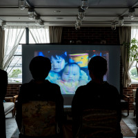 親へ送る動画上映中