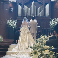 パイプオルガンで外人の牧師さんです