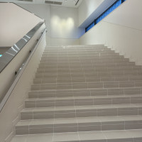 外階段だけでなく雨天時でも安心の内階段があります