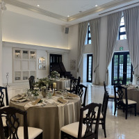 明るく開放感ある素敵な披露宴会場です