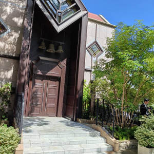 チャペルの外観。森に囲まれている。|776403さんのSHIROYAMA HOTEL kagoshima(城山ホテル鹿児島)の写真(2564733)