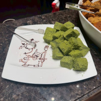 新郎新婦が考えたテーマに沿ったデザートビュッフェ