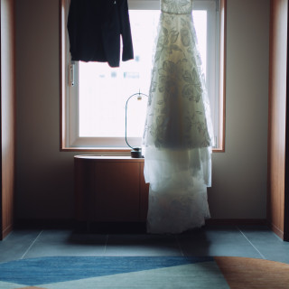 挙式のタキシードとドレス