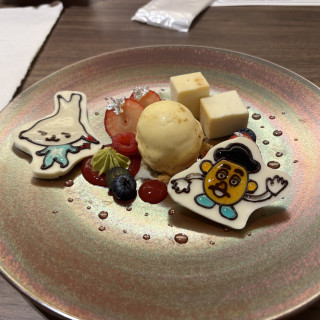 好きなものをデザートに乗せて出してくれました!