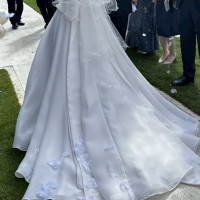 外ではドレス、タキシードが非常に映えました。