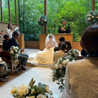 緑と木目調なチャペル