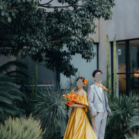 外の木陰で撮影