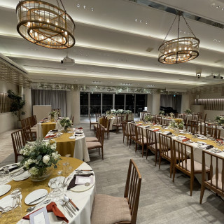 バルコニーがある会場で開放感があります