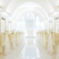白を基調とした異空間のようなチャペル
