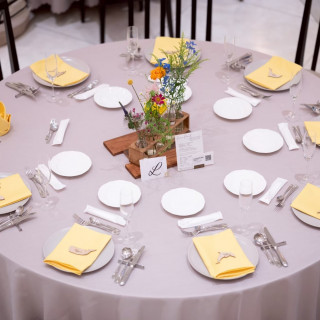 披露宴会場のゲストテーブルです。