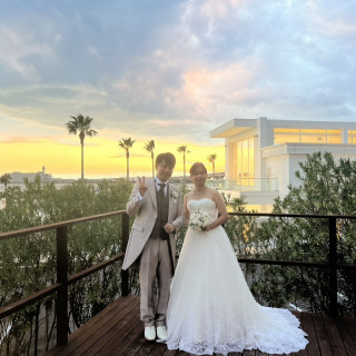 夕日をバックにバルコニーから撮りました。