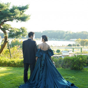 お庭での記念撮影。千波湖を一望できます!|776583さんのときわ邸 M-GARDENの写真(2566321)