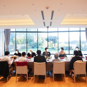 みんなと顔を合わせやすくてアットホームな会食になりました。