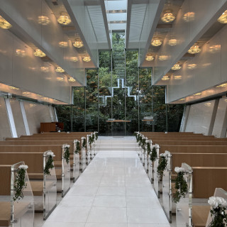 緑を基調とした挙式会場でした。、