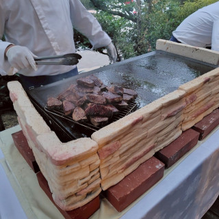 お肉を目の前で焼いてくれました