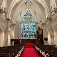 扉の内側の式場の写真になります